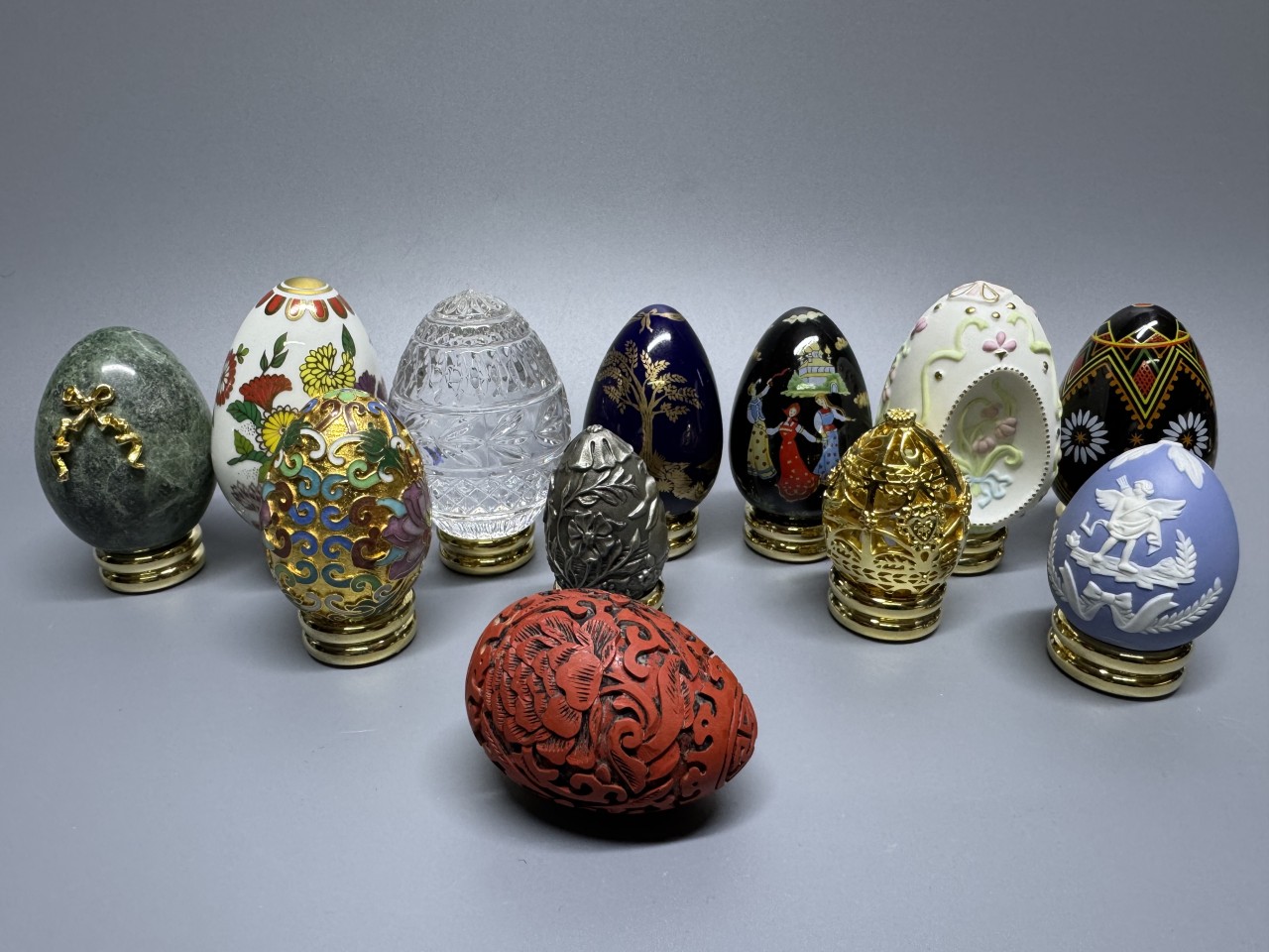 «The Collector's Treasury of Eggs» 